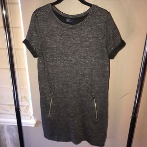 Dark gray t-shirt dress with zipper pockets